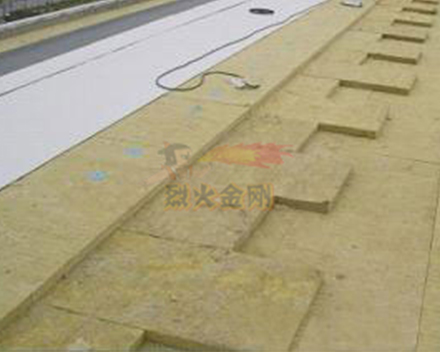 高强度屋顶岩棉保温板